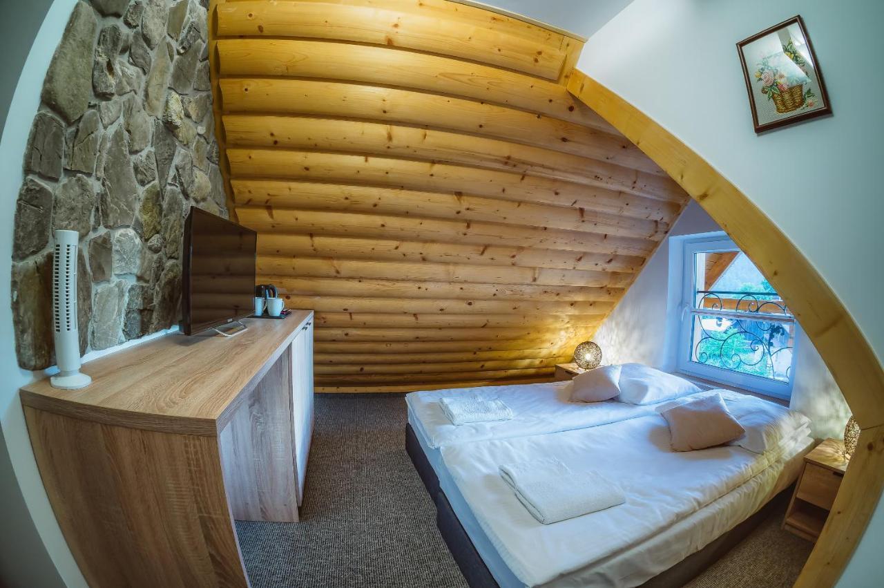 Willa Na Skarpie Szczawnica Buitenkant foto